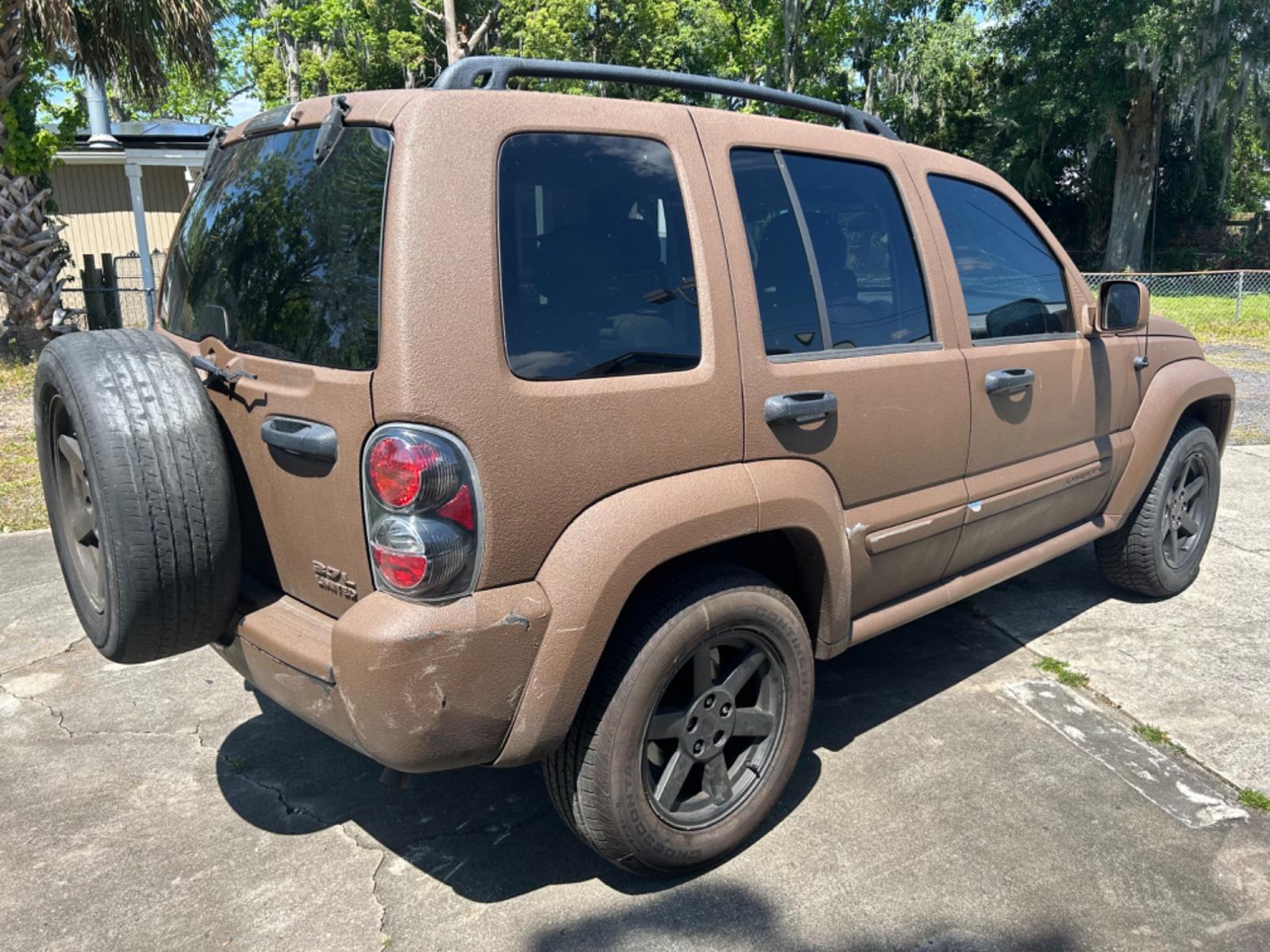 2005 Jeep Liberty (1J4GK58K65W) , located at 1758 Cassat Ave., Jacksonville, FL, 32210, (904) 384-2799, 30.286720, -81.730652 - $3000.00 CASH SPECIAL!!!! 2005 JEEP LIBERTY 3.7L LIMITED ONLY 176,155 MILES!!! 4-DOOR ICE-COLD AIR-CONDITIONING ALLOYS TINT REMOTE KEYLESS ENTRY DON'T WAIT ON THIS ONE CALL TODAY @ 904-384-2799 - Photo #3